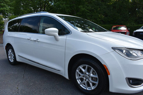 Used 2020 Chrysler Pacifica Touring-L image 31