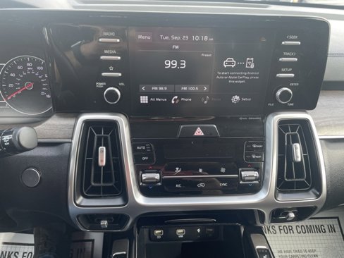 Used 2021 Kia Sorento EX image 16