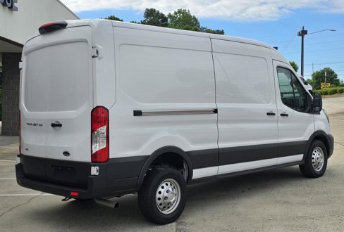 Used 2023 Ford Transit 250 Medium Roof AWD image 4