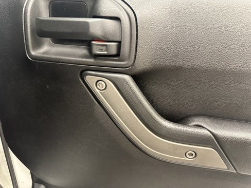 Used 2013 Jeep Wrangler Unlimited Sport image 17