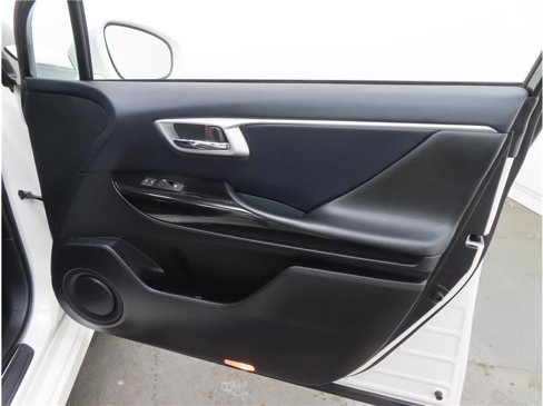 Used 2017 Toyota Mirai image 18