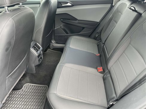 Certified 2023 Volkswagen Taos SE image 15