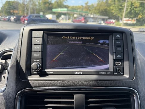 Used 2020 Dodge Grand Caravan SE w/ UConnect Hands-Free Group image 23