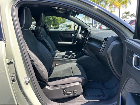 Certified 2022 Volvo C40 P8 Recharge Ultimate image 25