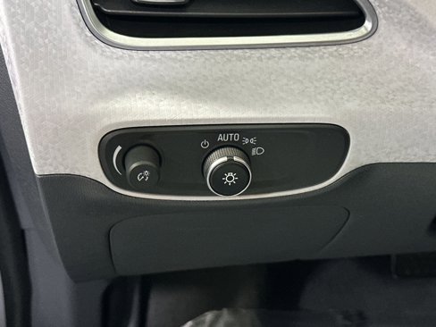Used 2019 Chevrolet Bolt LT image 17