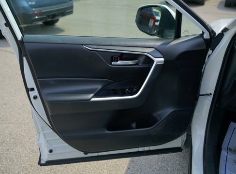Used 2021 Toyota RAV4 XLE image 21