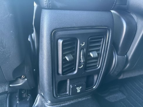 Used 2017 Jeep Grand Cherokee Altitude image 19