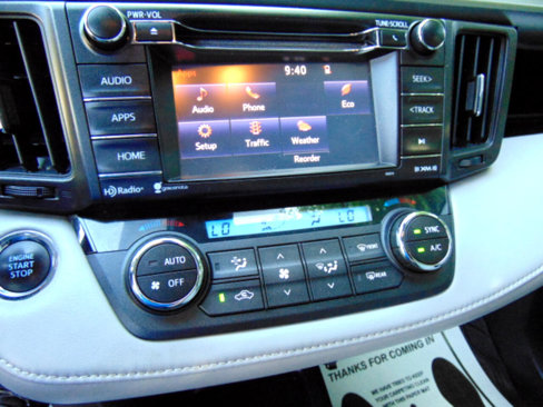 Used 2018 Toyota RAV4 XLE image 38