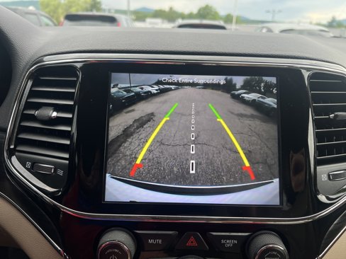 Used 2019 Jeep Grand Cherokee Limited image 29
