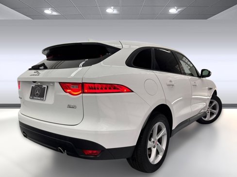 Used 2018 Jaguar F-PACE Premium image 8
