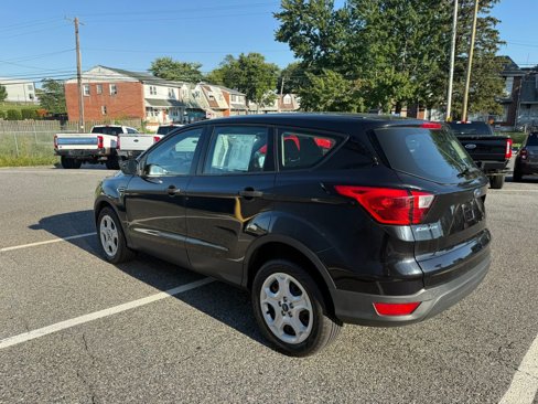 Used 2019 Ford Escape S image 5