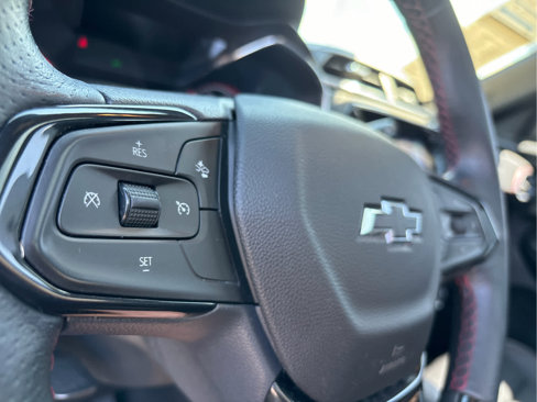 Used 2021 Chevrolet TrailBlazer RS w/ Sun and Liftgate Package image 11