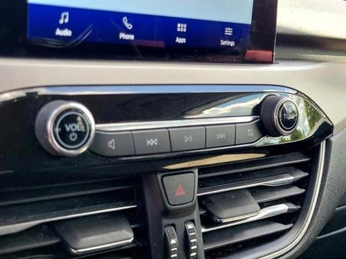 Used 2020 Ford Escape SE image 28