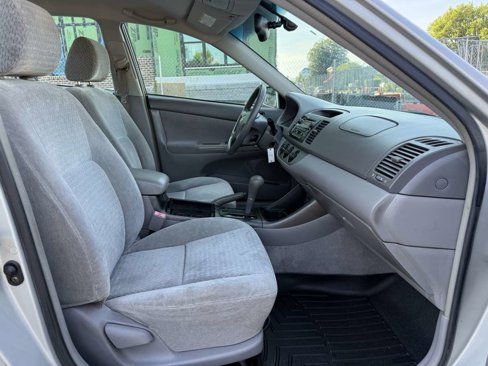 Used 2002 Toyota Camry LE image 10