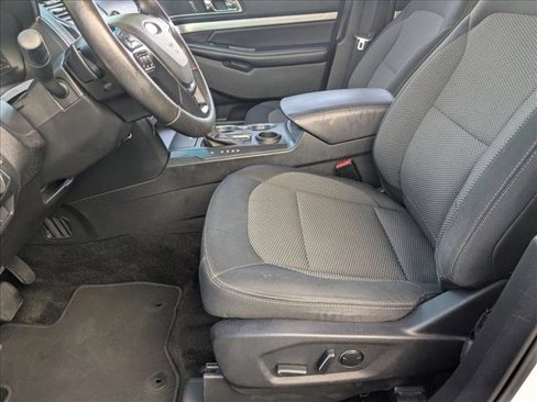 Used 2016 Ford Explorer XLT w/ Equipment Group 201A image 16