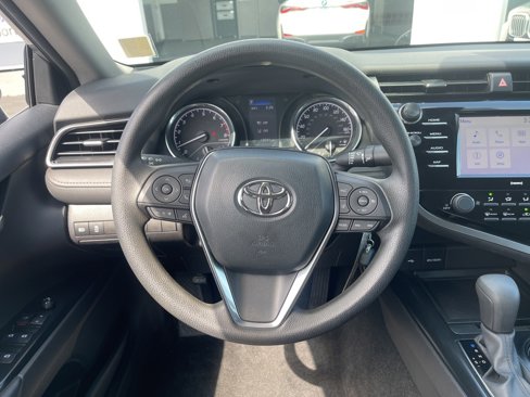 Used 2020 Toyota Camry LE image 16