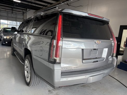 Used 2019 Cadillac Escalade ESV Luxury image 21