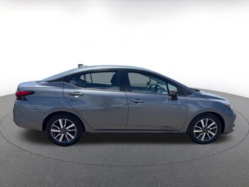 Used 2023 Nissan Versa SV image 16