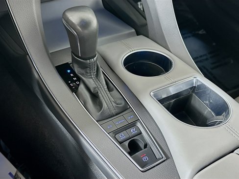 Used 2019 Toyota Avalon Limited image 17