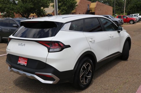 Used 2023 Kia Sportage LX image 3