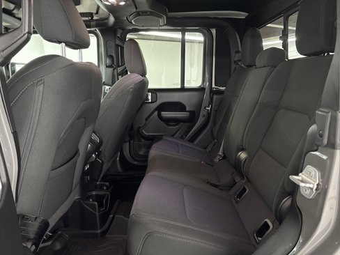 Used 2021 Jeep Gladiator Willys image 13
