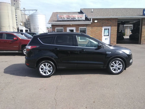 Used 2017 Ford Escape SE w/ Equipment Group 201A image 2