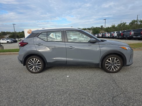 Used 2023 Nissan Kicks SV image 11