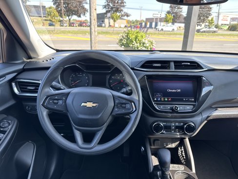 Used 2021 Chevrolet TrailBlazer LT w/ Convenience Package image 12