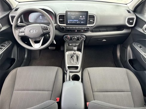 Used 2023 Hyundai Venue SE image 15