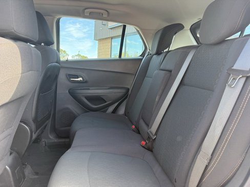 Used 2019 Chevrolet Trax LS image 17