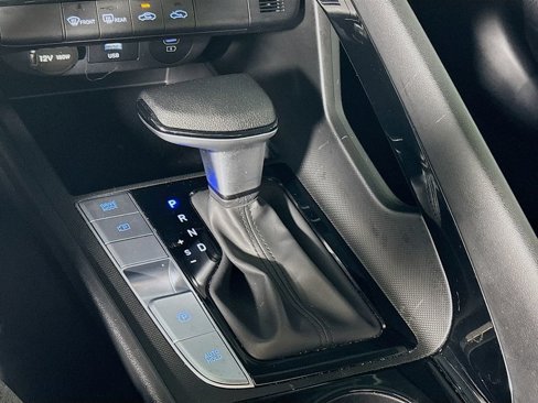 Used 2024 Hyundai Elantra Blue image 18