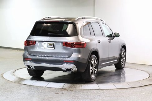 Used 2025 Mercedes-Benz GLB 250 4MATIC image 14