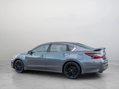 Used 2017 Nissan Altima 2.5 SR w/ Midnight Edition Package image 4