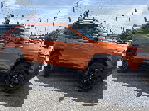 Used 2016 Jeep Cherokee Trailhawk w/ Comfort/Convenience Group image 6