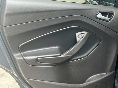 Used 2019 Ford Escape SE image 14