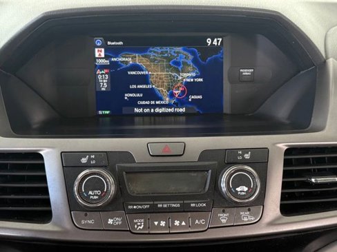 Used 2015 Honda Odyssey Touring image 7