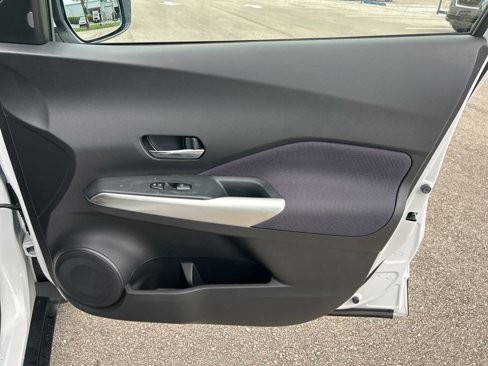 Used 2019 Nissan Kicks SV image 31