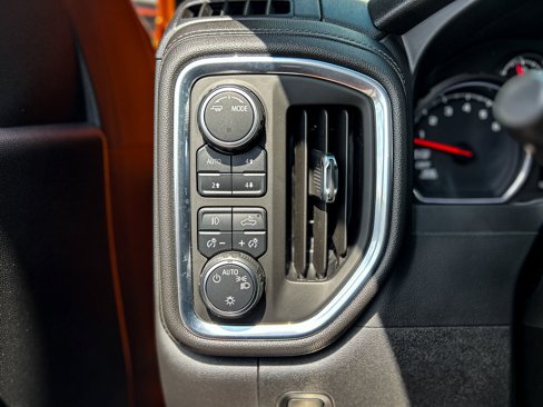 Used 2021 Chevrolet Silverado 1500 LT Trail Boss w/ Convenience Package II image 17