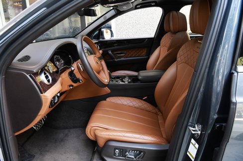 Used 2017 Bentley Bentayga image 8