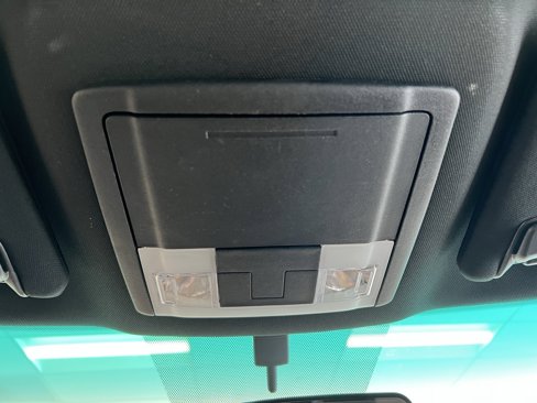 Used 2017 Ford Explorer XLT image 17