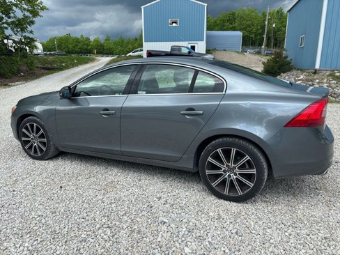 Used 2018 Volvo S60 T5 Inscription image 3