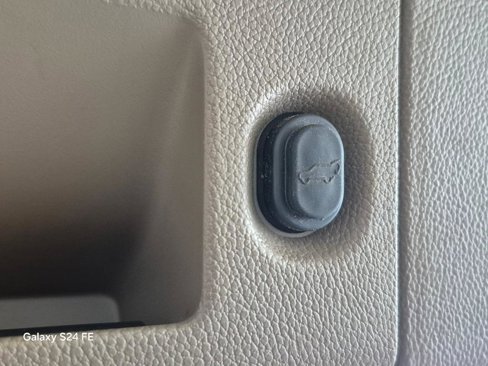 Used 2016 Chevrolet Suburban LT image 5