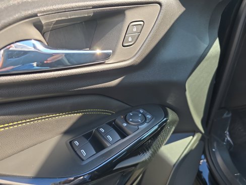 New 2026 Chevrolet Trax LT w/ Sunroof Package image 17