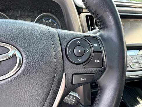 Used 2018 Toyota RAV4 XLE image 21