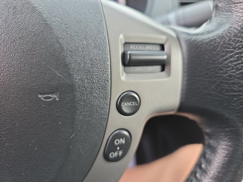 Used 2010 Nissan Sentra 2.0 SL w/ Premium Plus Pkg image 25