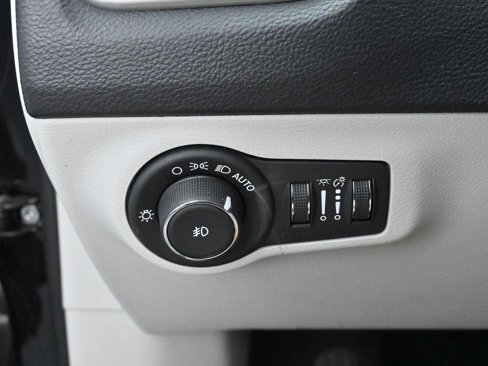 Used 2019 Jeep Compass Latitude w/ Popular Equipment Group image 24