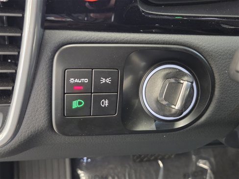 Certified 2023 Porsche Cayenne image 24