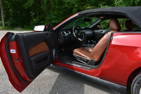 Used 2011 Ford Mustang GT Premium w/ Comfort Pkg image 17