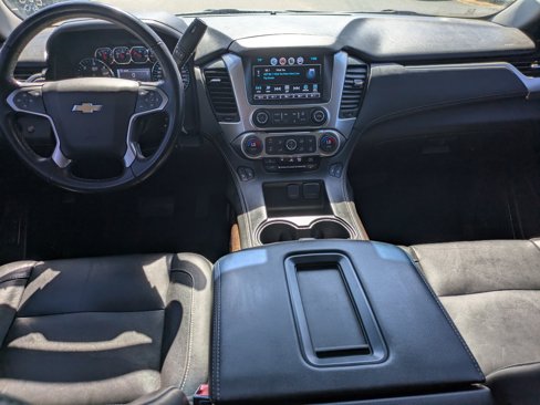 Used 2019 Chevrolet Suburban LT image 17