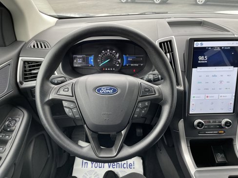New 2024 Ford Edge SE w/ Black Appearance Package image 15